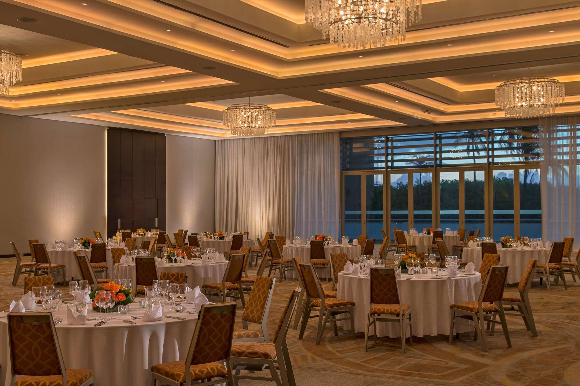 Sheraton Reserva Do Paiva Cabo de Santo Agostinho Kültér fotó The ballroom at the Ritz-Carlton, Laguna Niguel