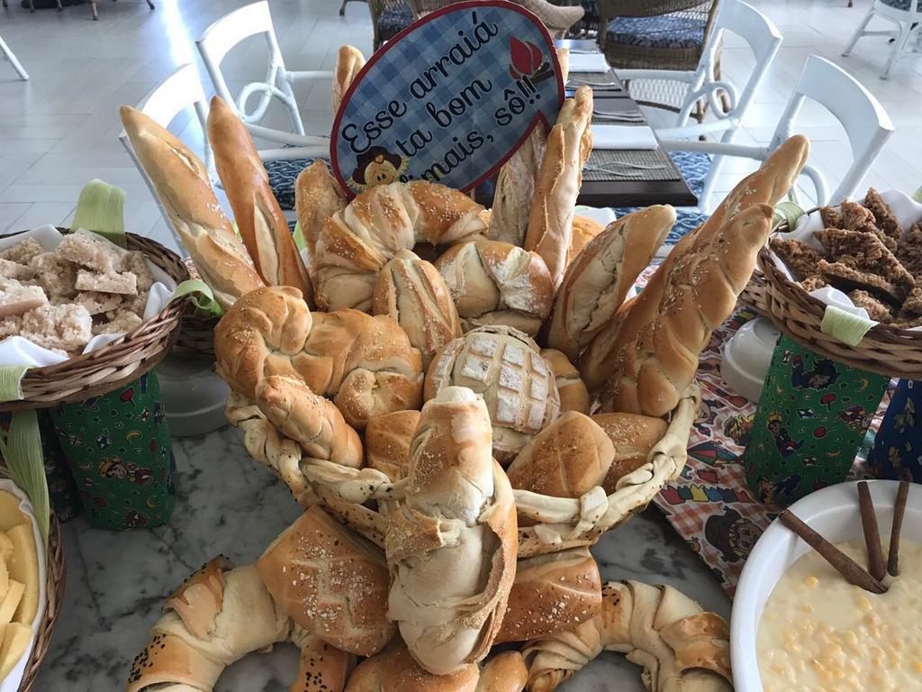 Sheraton Reserva Do Paiva Cabo de Santo Agostinho Kültér fotó Bread at a buffet