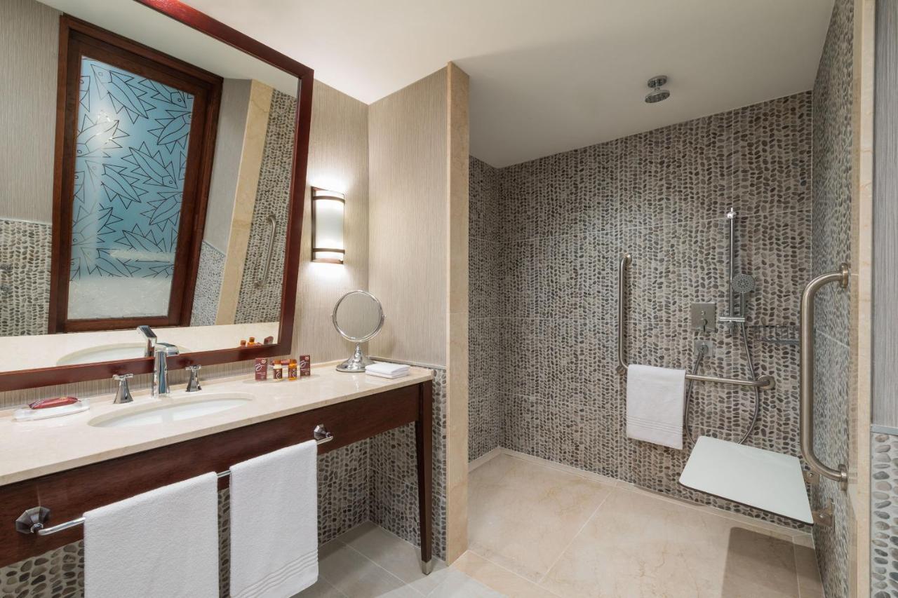 Sheraton Reserva Do Paiva Cabo de Santo Agostinho Kültér fotó A wet room in a hotel